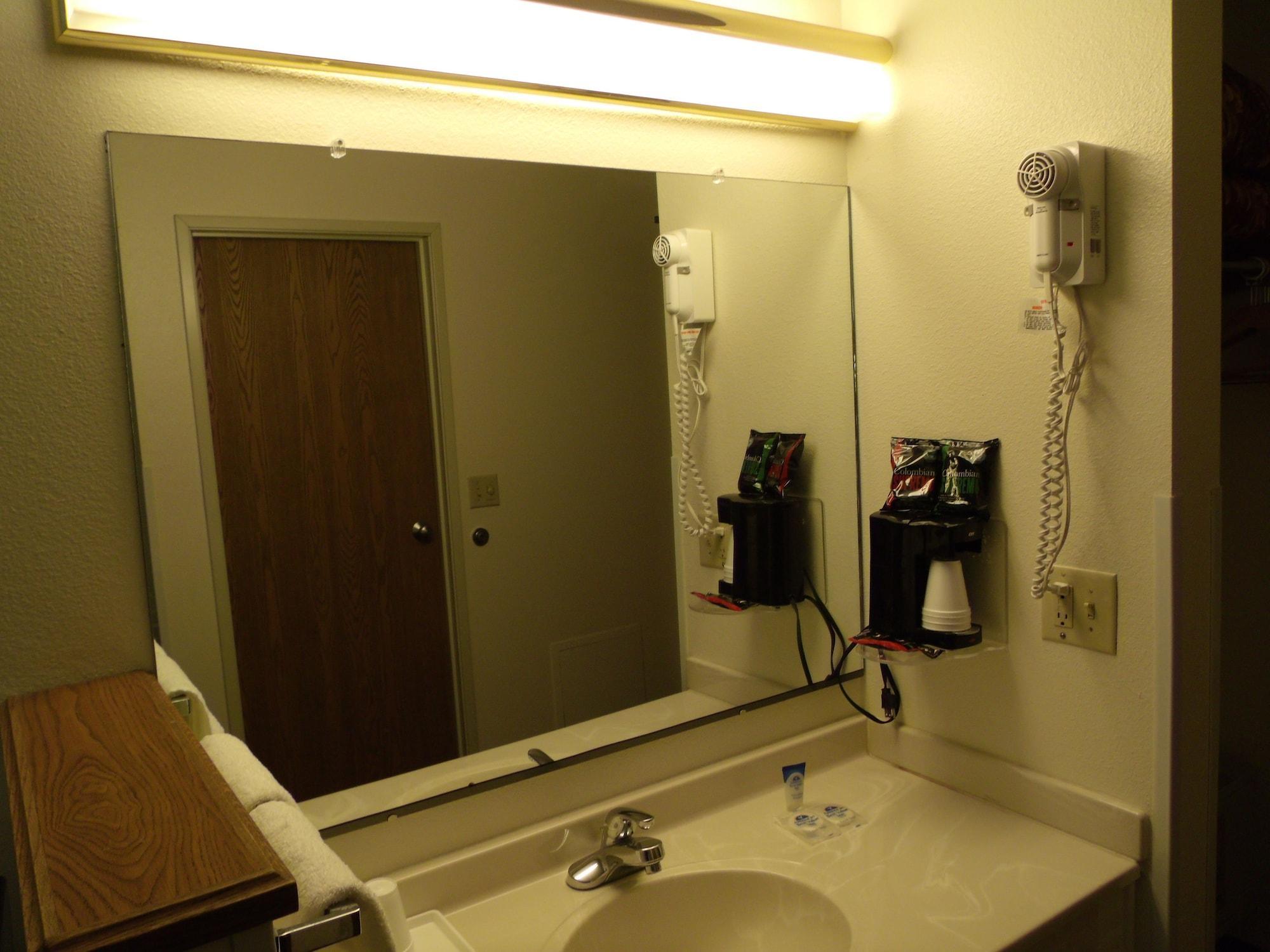Americas Best Value Inn & Suites Harrisonville Exteriér fotografie